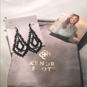 Kendra Scott Navy Earrings